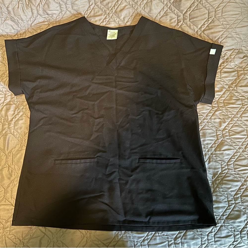 Garde-Malade HALLI RE-GARDE™ - black - Loose Fit Scrub Top